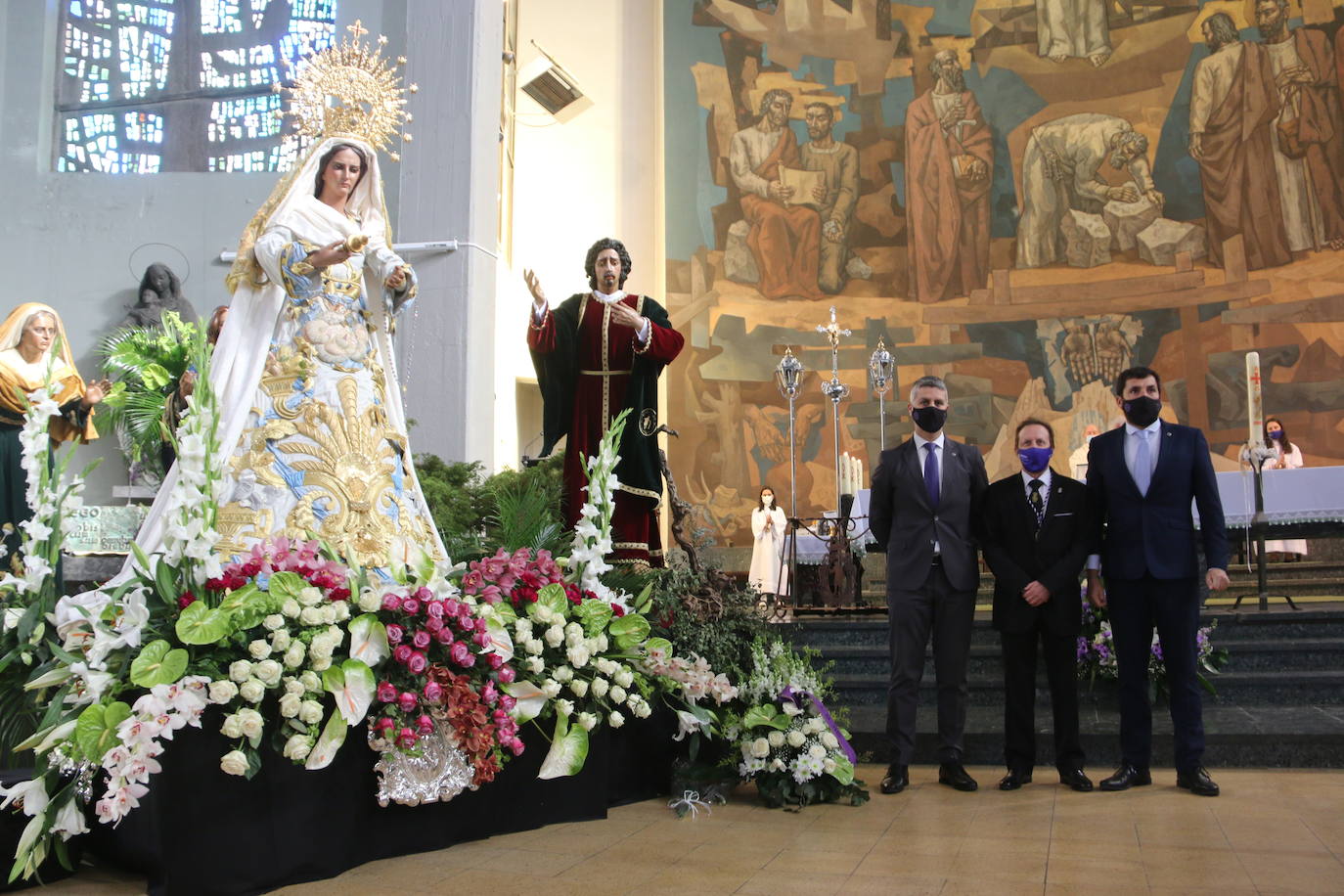 Fotos: «Capillos arriba hermano, Cristo ha resucitado»