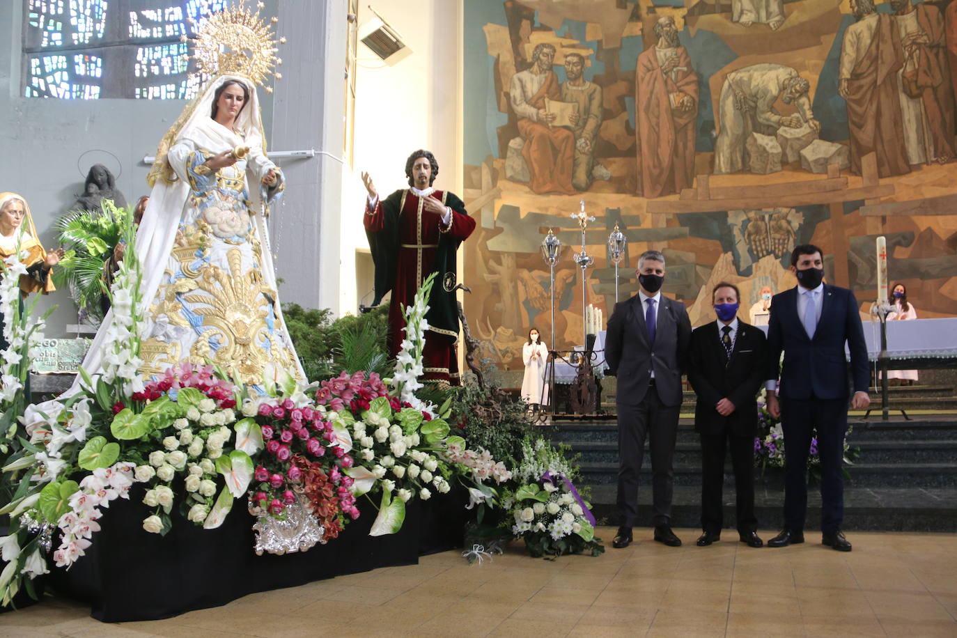 Fotos: «Capillos arriba hermano, Cristo ha resucitado»