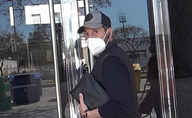 Un abatido Antonio David reaparece tras las declaraciones de Rocío Carrasco