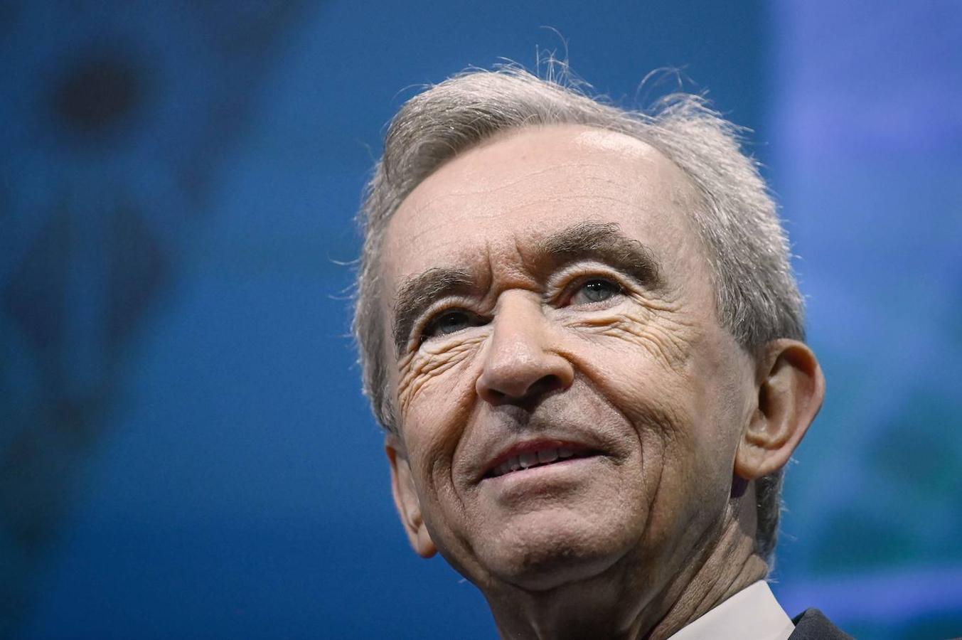 Bernard Arnault, el propietario de Luis Vuitton (LVMH), es el hombre más rico de Francia, según 'Forbes'. Amasa una fortuna de 150.000 millones de dólares.