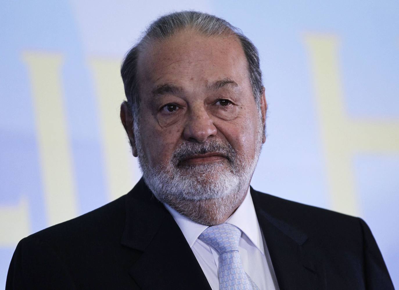 Carlos Slim, magnate de las telecomunicaciones y propietario del Real Oviedo. El año pasado era considerado la duodécima persona más rica del mundo, pero este año, la revista 'Forbes' lo situa en decimosexta posición. Su fortuna es de 62.800 millones de dólares. 