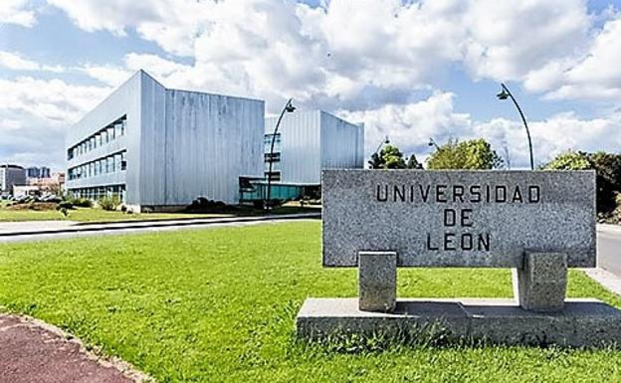 Acceso al campus de Vegazana de la Universidad de León.