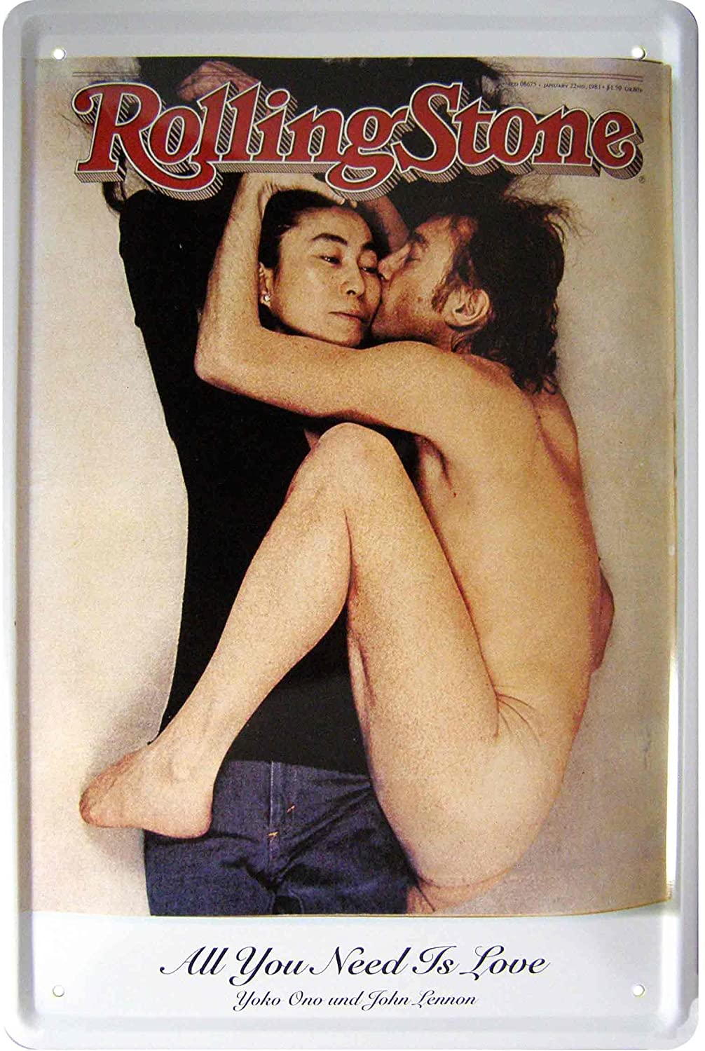 La fotógrafa Annie Liebovitz inmortalizó a John Lennon y Yoko Ono "Rolling Stone" poco antes del asesinato del líder de "The Beattles". En la imagen, portada de la revista Rolling Stone, el cantante besa con ternura la mejilla de su pareja. Él, desnudo, ella, vestida. 