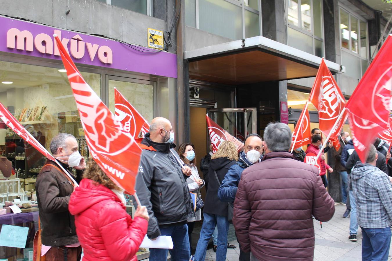 UGT reclama un nuevo convenio para los técnicos de transporte sanitario.