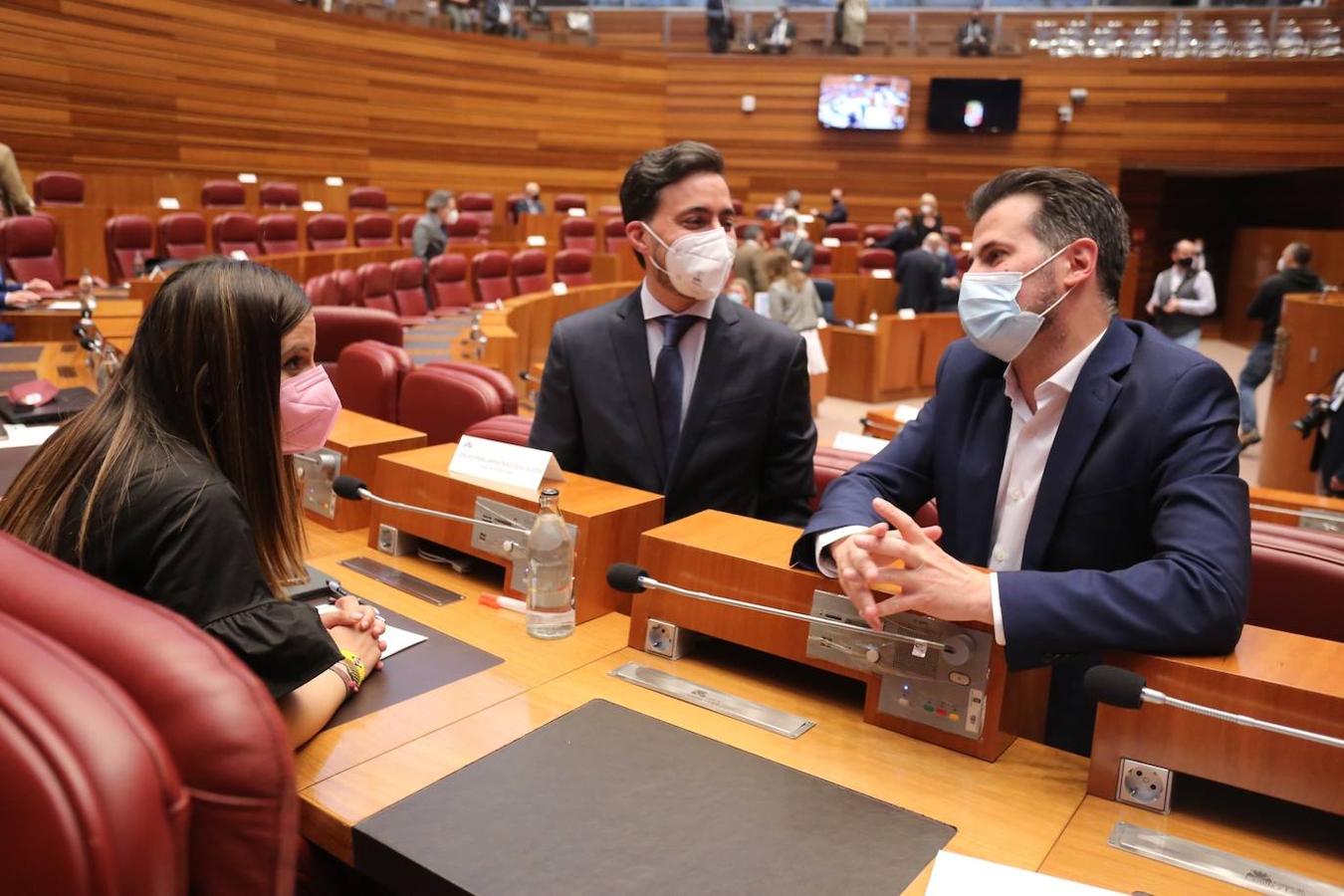 Pleno en las Cortes de Castilla y León que comienza con la sesión de control al presidente y consejeros.