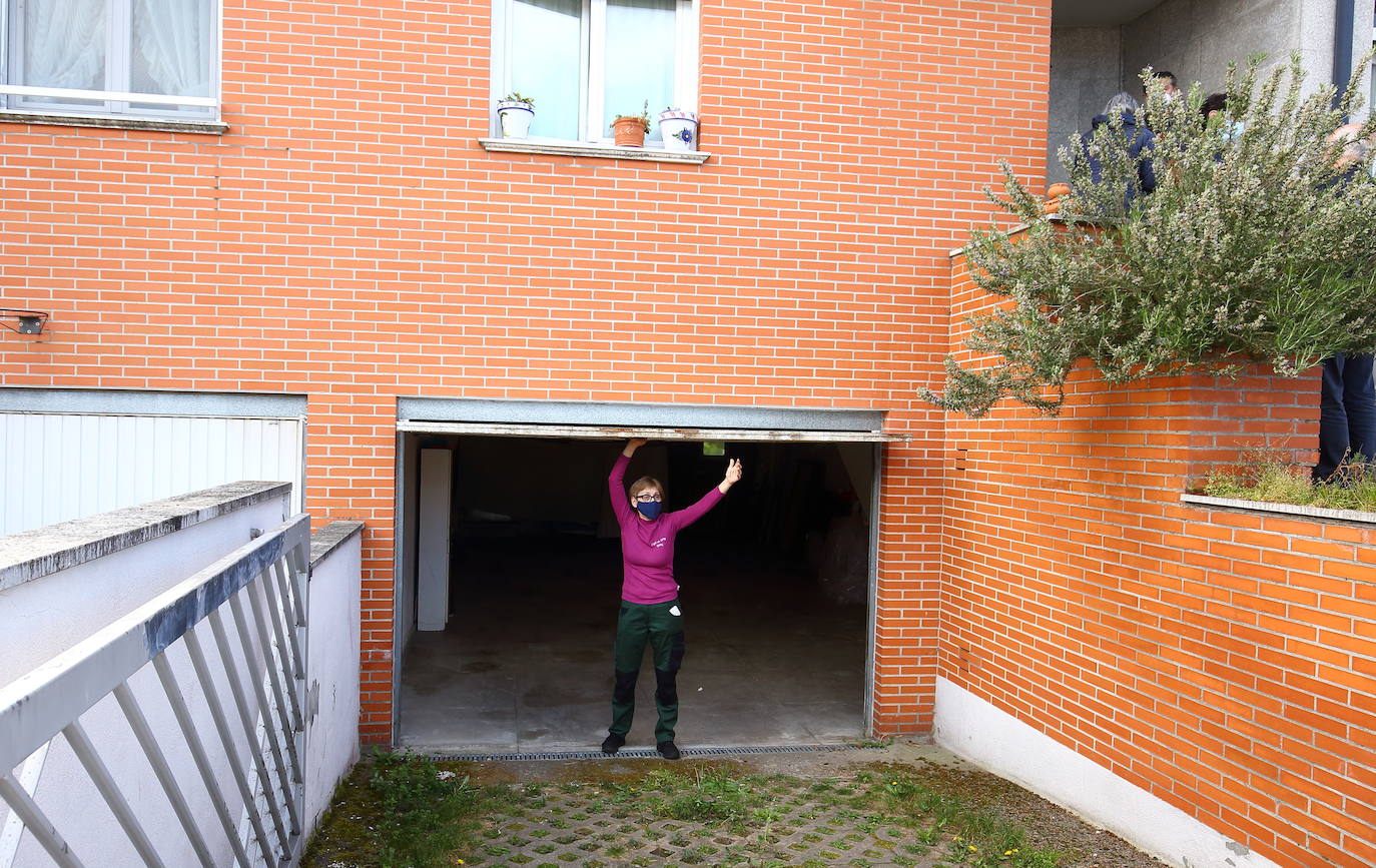 Desahucio en una vivienda del barrio ponferradino de Compostilla (León).