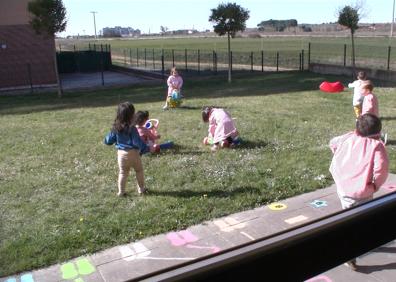 Imagen secundaria 1 - Imágenes del centro infantil 'Alto Sol' en Navatejera.