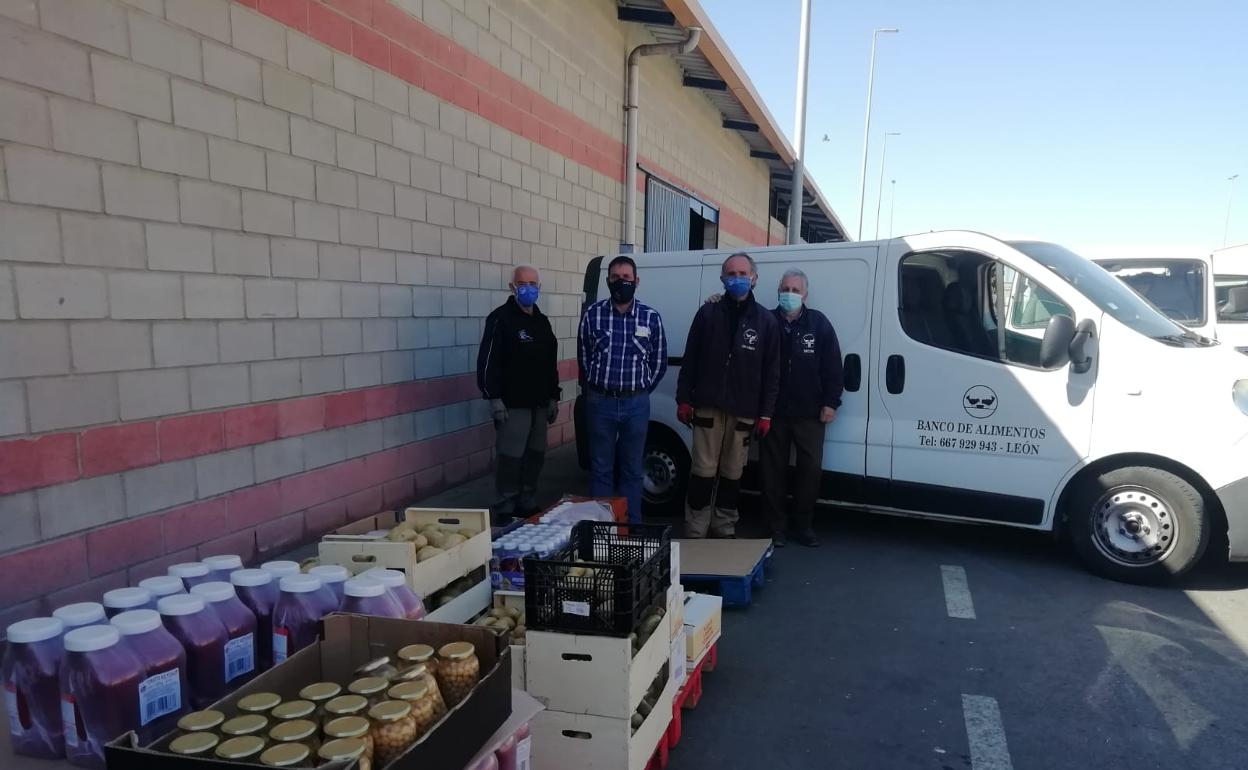 El Colegio de Ingenieros Técnicos de Obras Públicas de Castilla y León dona 500 euros al Banco de Alimentos