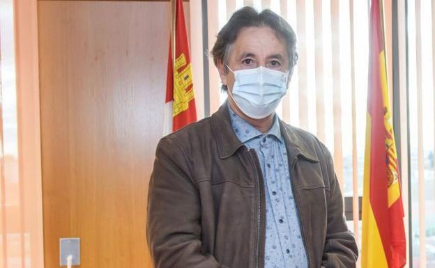 El alcalde de Chozas de Abajo se vacunó irregularmente y Cendón evita pedir el informe y perder la Alcaldía