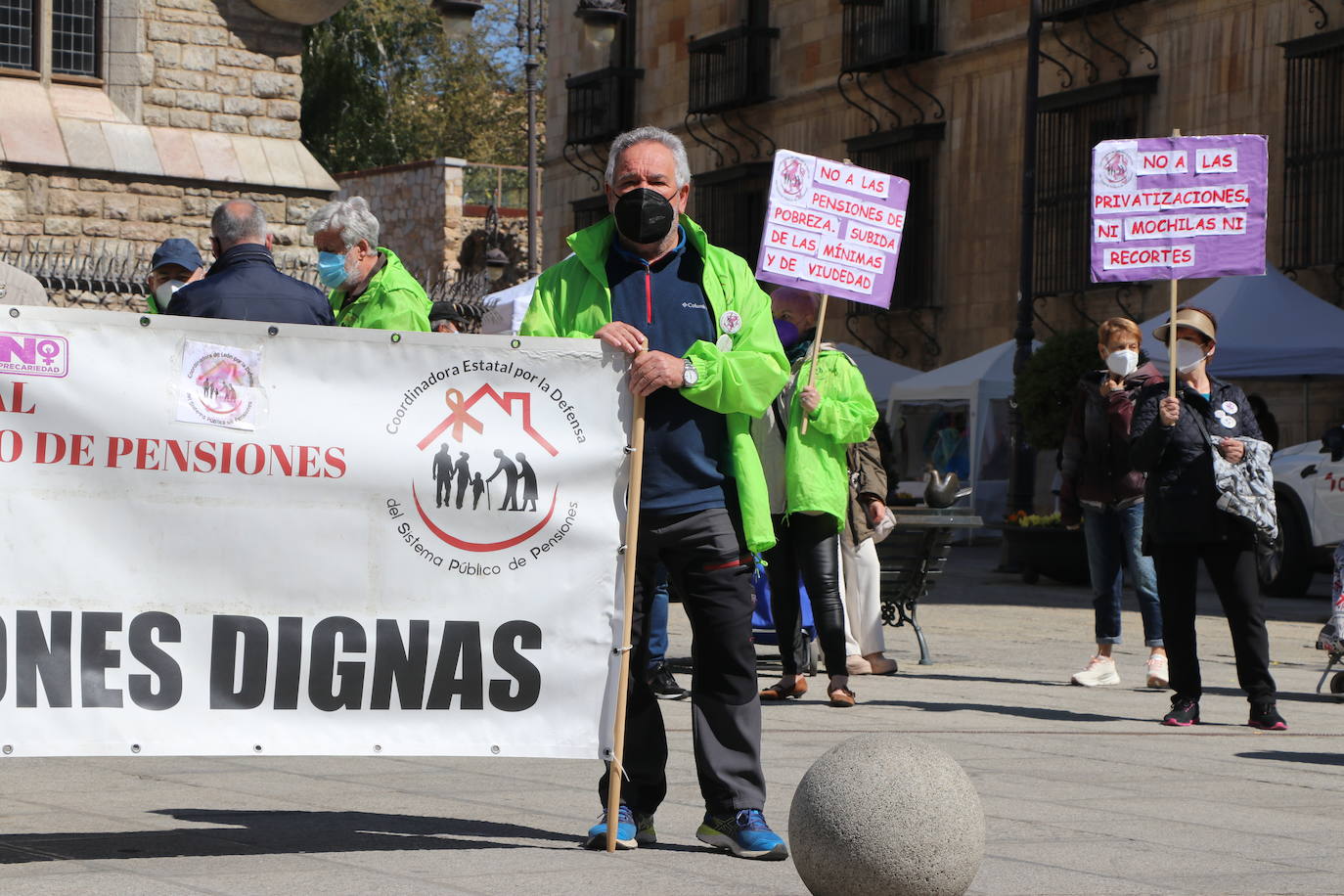 Fotos: En León, «las pensiones se defienden»