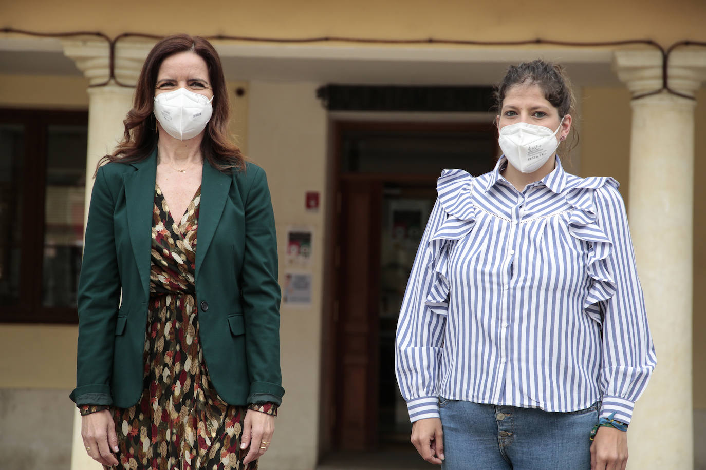 Ana Carlota Amigo y Paula Conde se reúnen en Sahagún. 