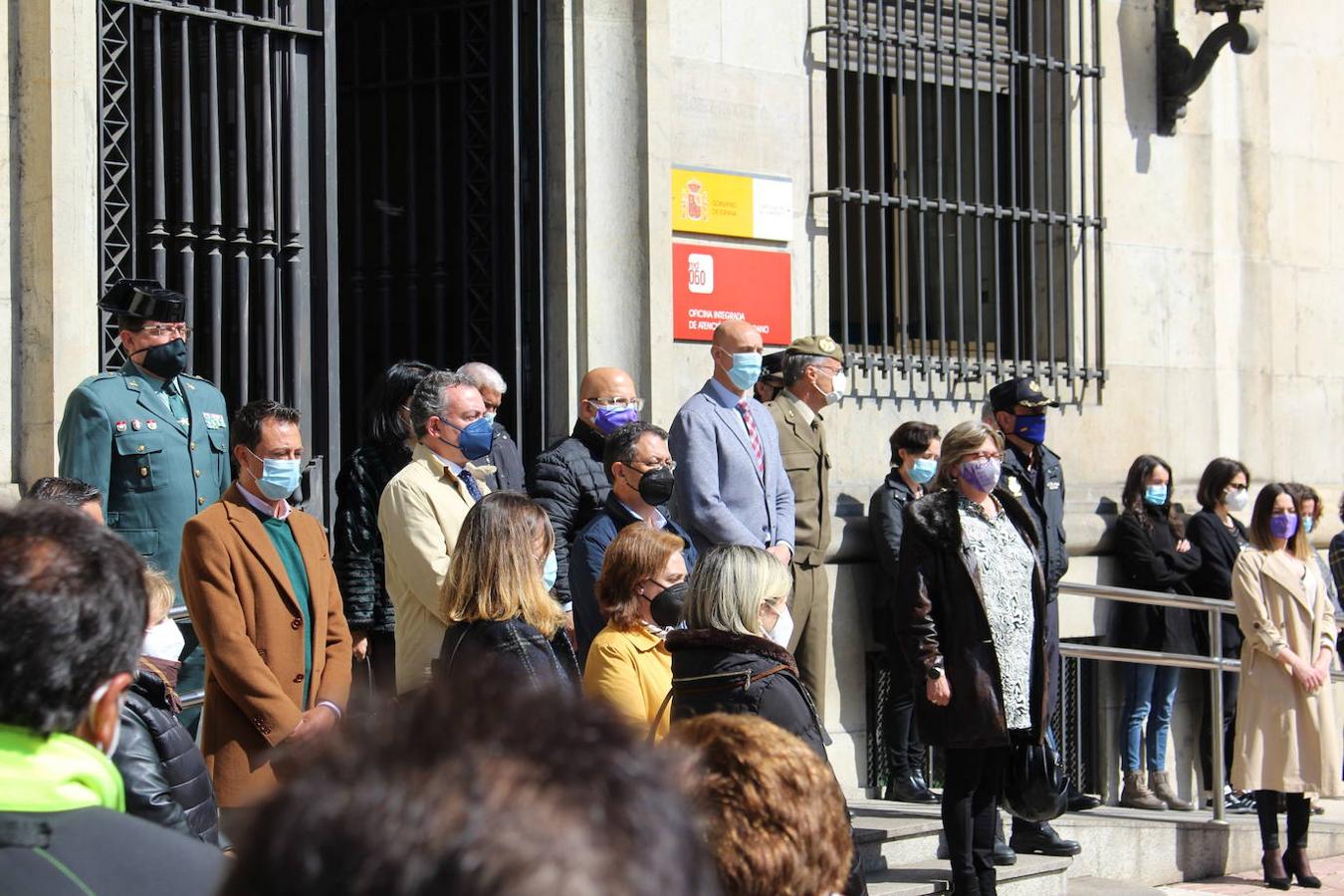 Cerca de cincuenta personas rinden homenaje y recuerdo a Paula, víctima de un asesinato machista.