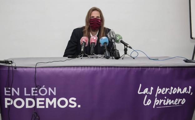 El secretario general de Podemos en Castilla y León, Pablo Fernández, durante la rueda de prensa.