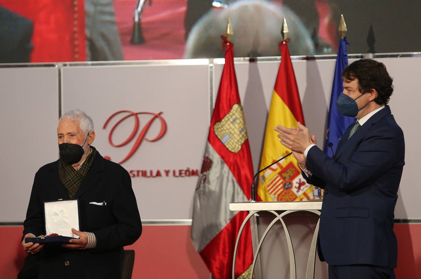 El presidente de la Junta de Castilla y León, Alfonso Fernández Mañueco, entrega los Premios Castilla y León 2020. 