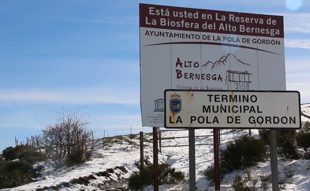 Cartel indicativo de la Reserva del Alto Bernesga.