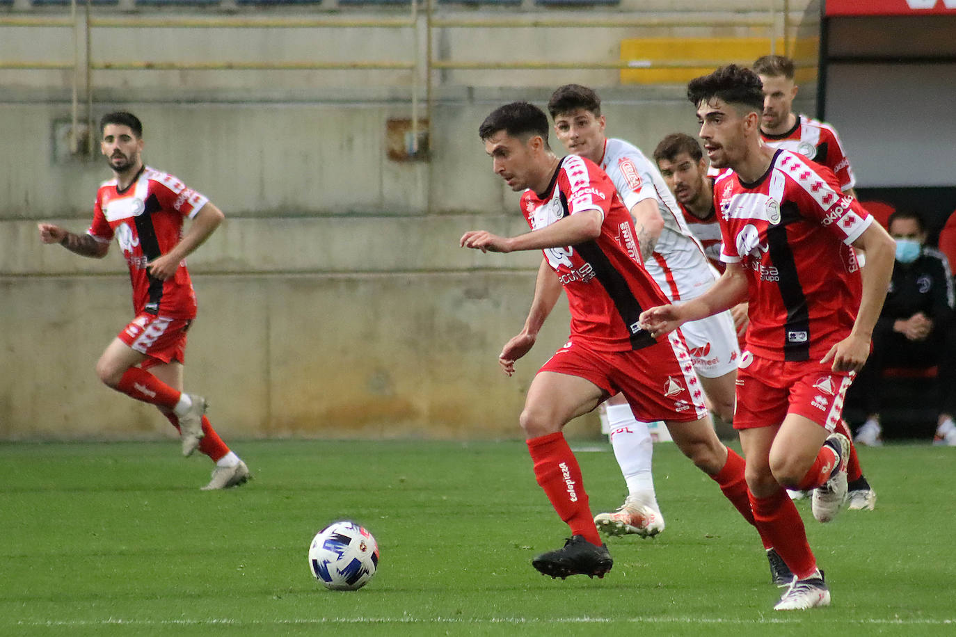 Leoneses y charros se enfrentaron en el Reino de León en una nueva jornada de Segunda División B.