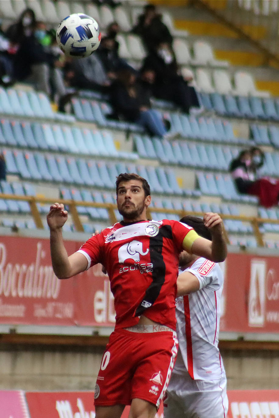 Leoneses y charros se enfrentaron en el Reino de León en una nueva jornada de Segunda División B.