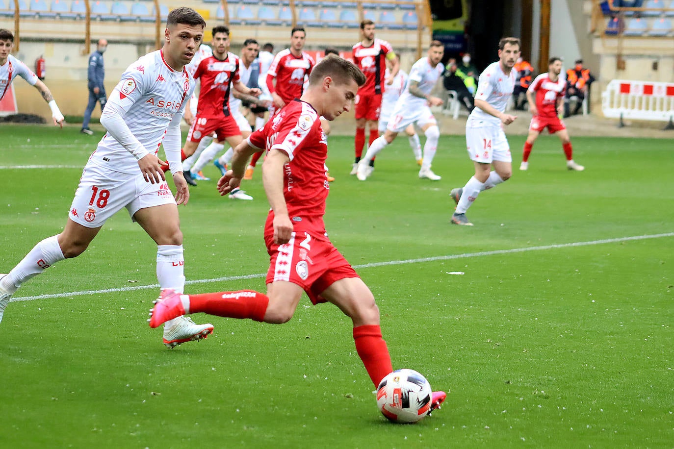 Leoneses y charros se enfrentaron en el Reino de León en una nueva jornada de Segunda División B.