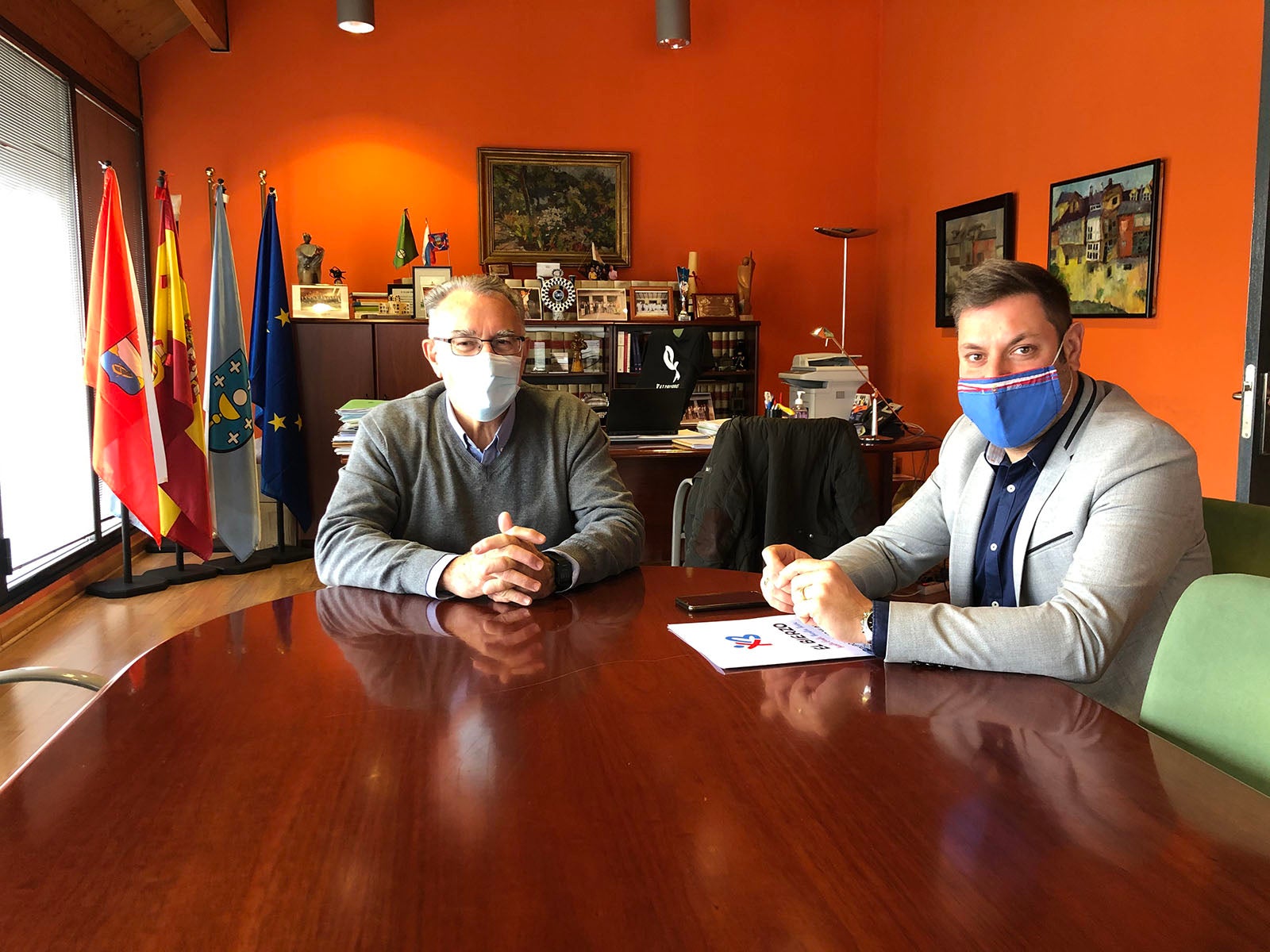 Reunión entre Coalición por El Bierzo y el alcalde de O Barco de Valdeorras.