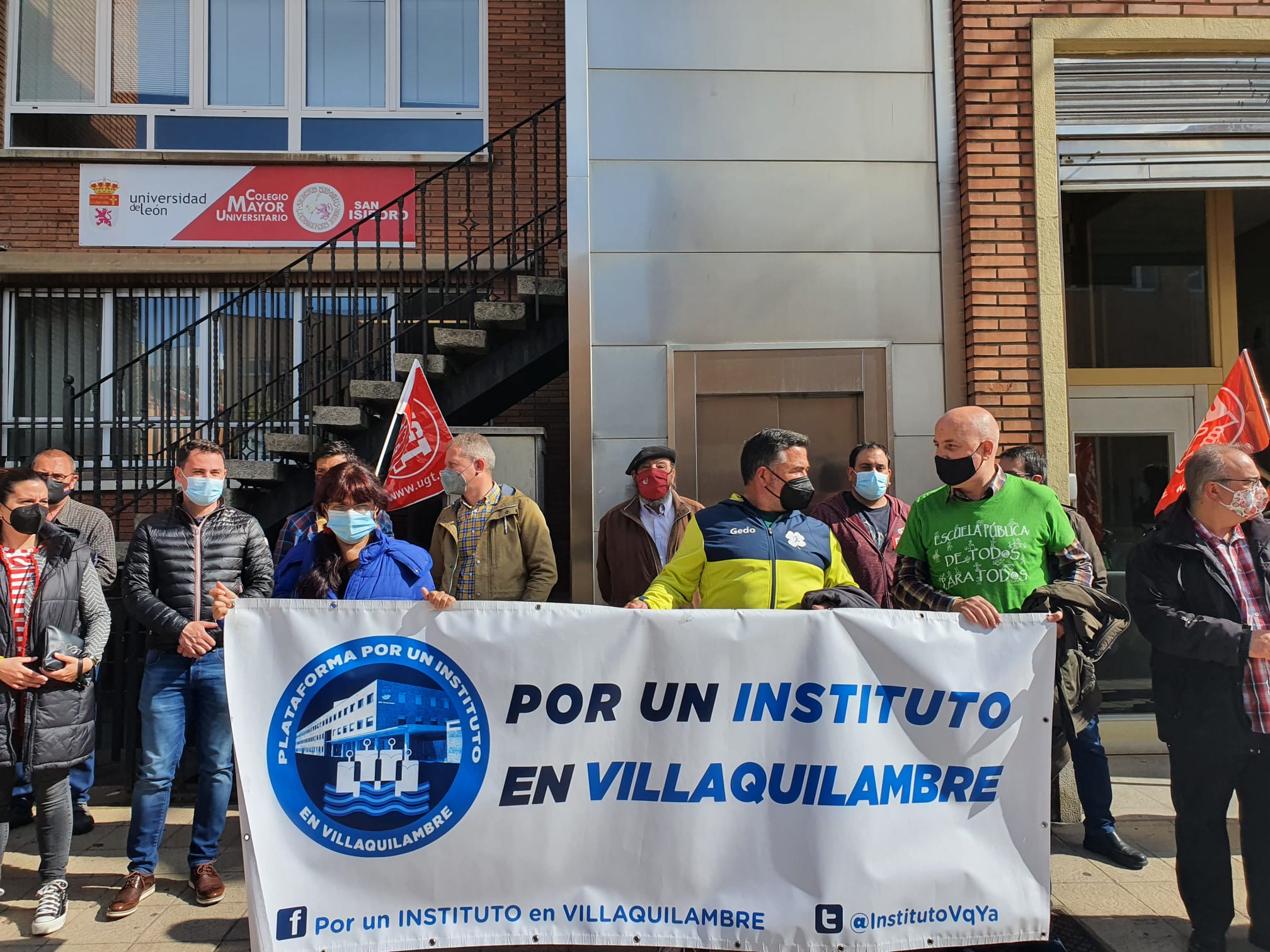 Concentración de apoyo a la construcción de un instituto de educación secundaria en Villaquilambre