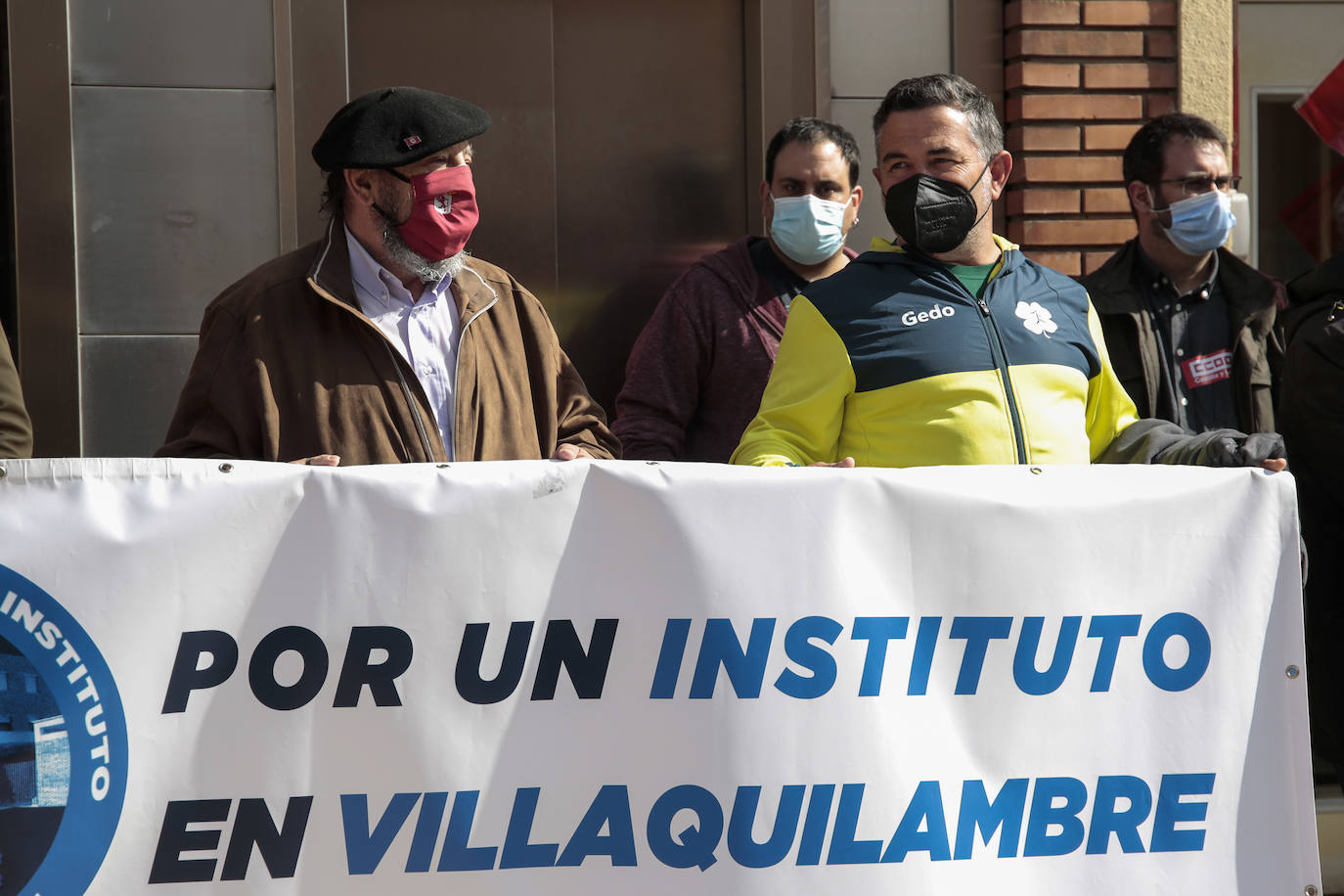 Concentración de apoyo a la construcción de un instituto de educación secundaria en Villaquilambre