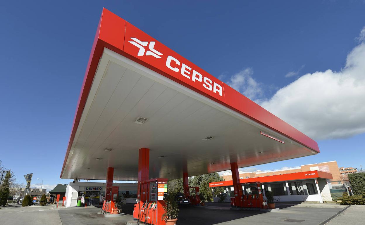 Cepsa gana 75 millones y recupera el beneficio