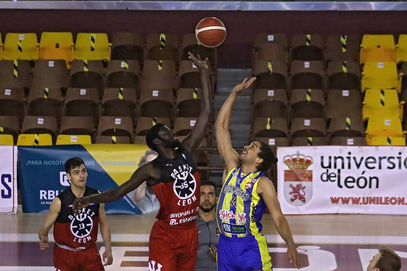 El conjunto leonés finaliza el curso con triunfo ante Gijón Basket.