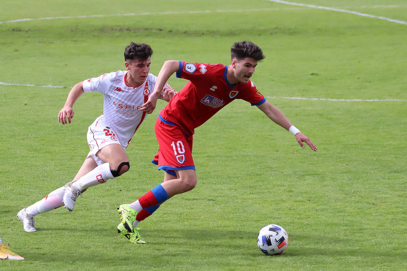 El conjunto leonés no pudo sumar su primera victoria de la segunda fase ante el filial soriano.