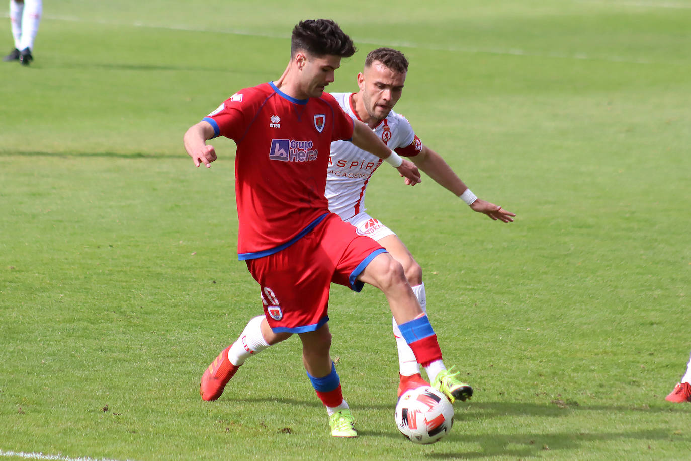 El conjunto leonés no pudo sumar su primera victoria de la segunda fase ante el filial soriano.