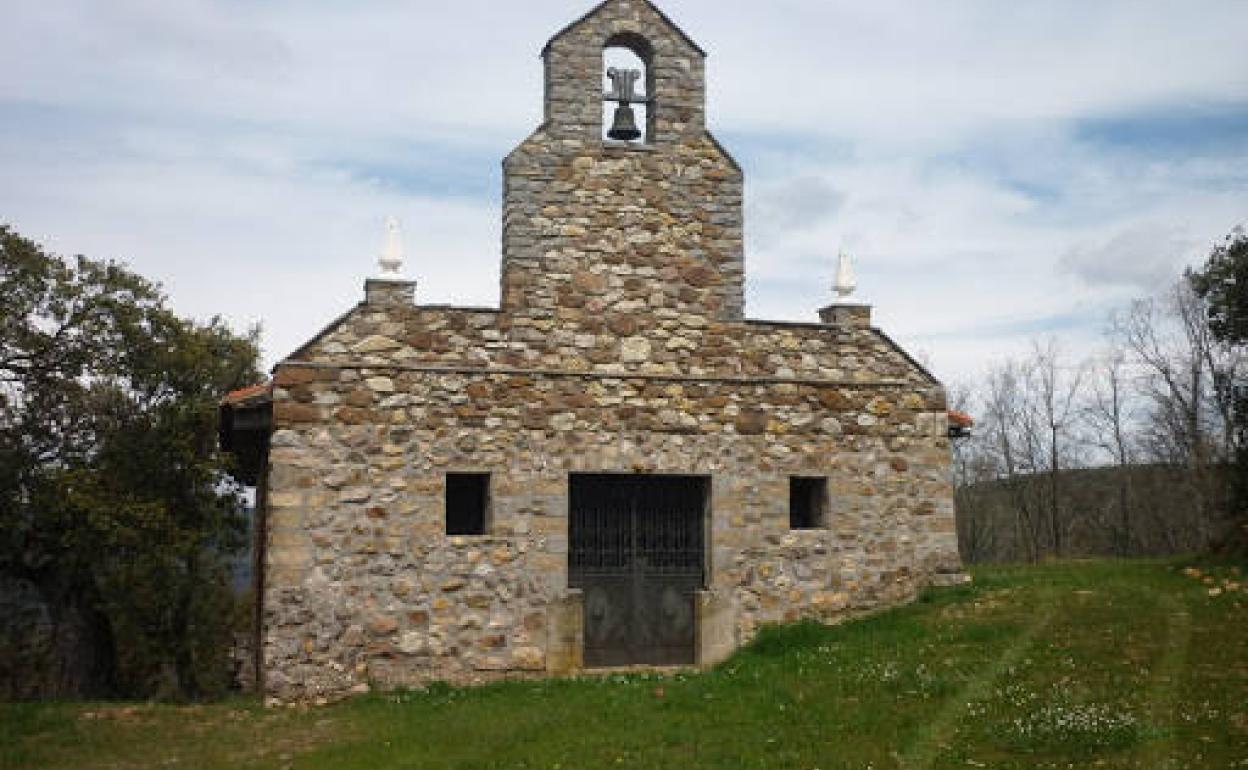 Ermita de Santa Ana en la localidad. 