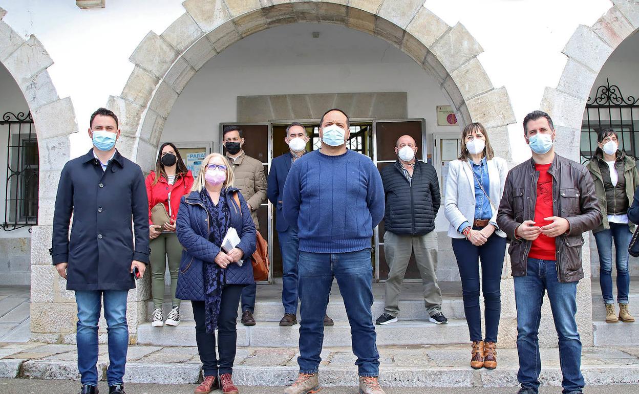 Luis Tudanca visita Villamanín y La Pola de Gordón.