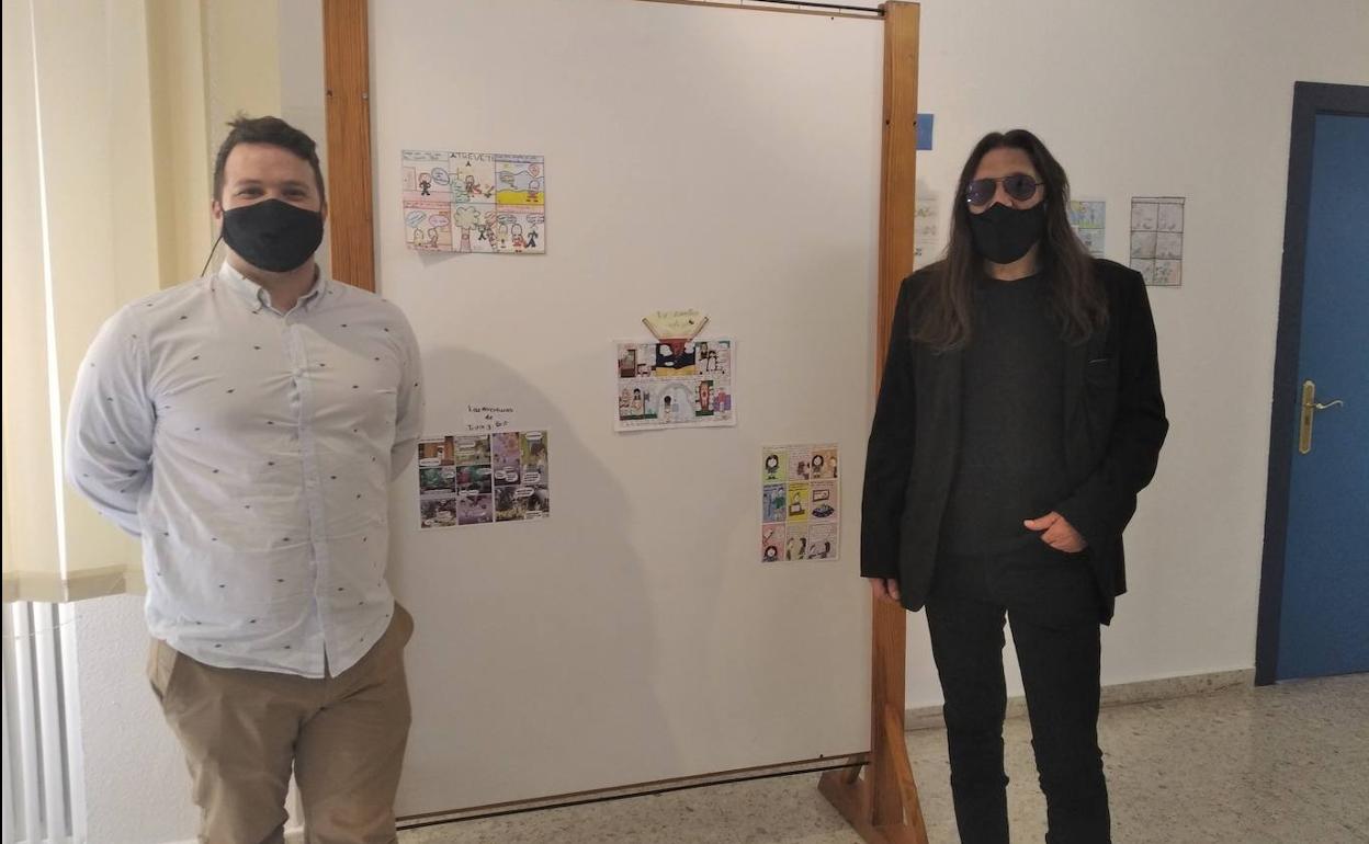 El concejal Alejandro Gallego junto al dibujante Lolo.
