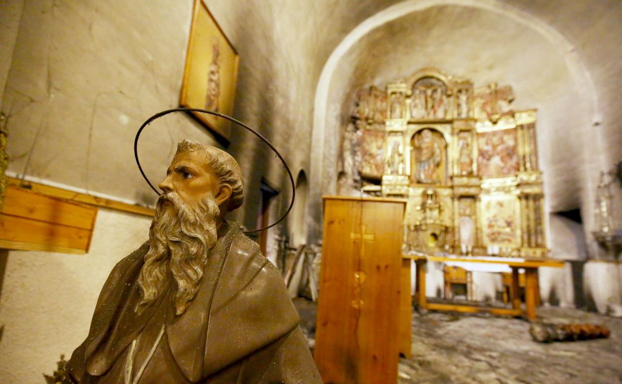Imagen del interior de la Iglesia de Balboa. 