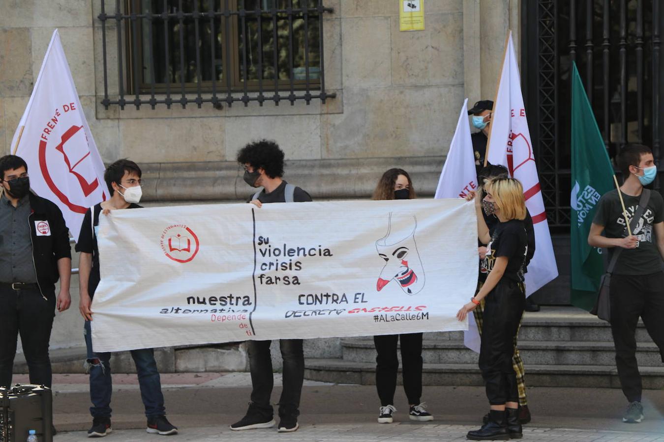 Cerca de treinta estudiantes denuncian la falta de remuneración en las prácticas universitarias y la «segregación» en las clases telemáticas.