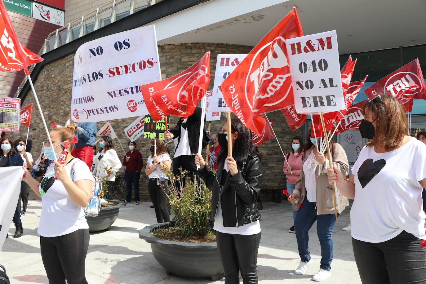 Las trabajadoras reclaman que no se precarice su empleo y se mantegan todos los puestos.