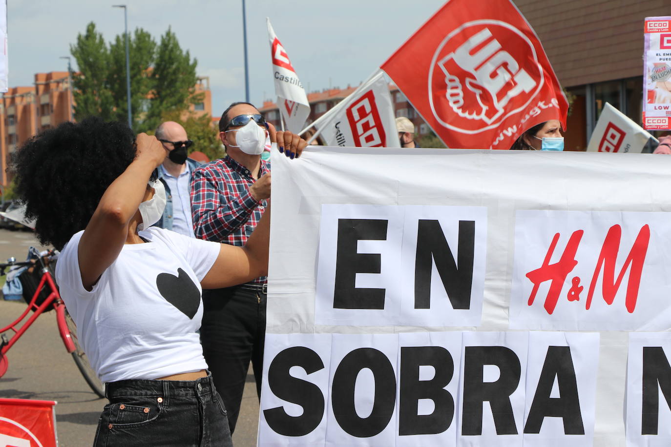 Las trabajadoras reclaman que no se precarice su empleo y se mantegan todos los puestos.