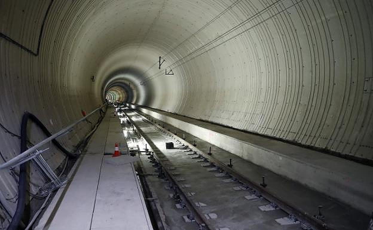 Uno de los túneles de la plataforma de alta velocidad en el tramo León-La Robla.