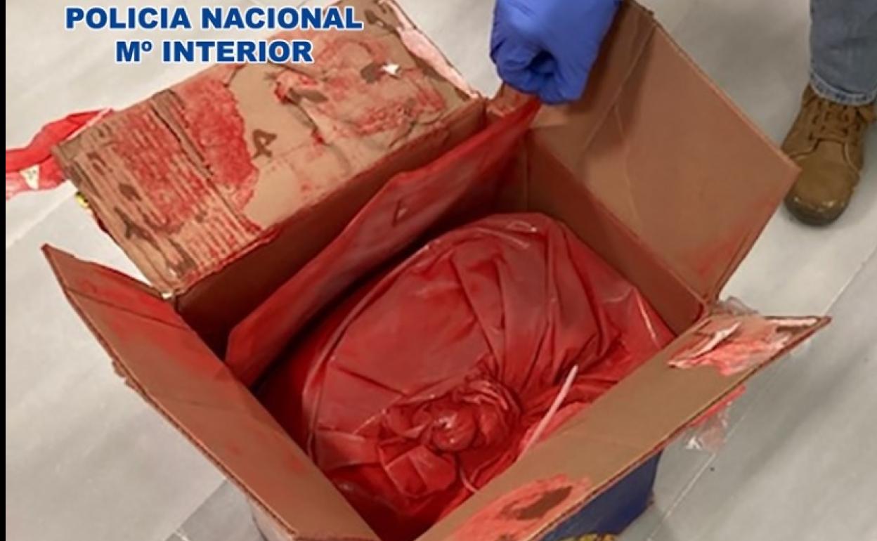 Desmantelado un grupo criminal que introducía cocaína impregnada en pintura