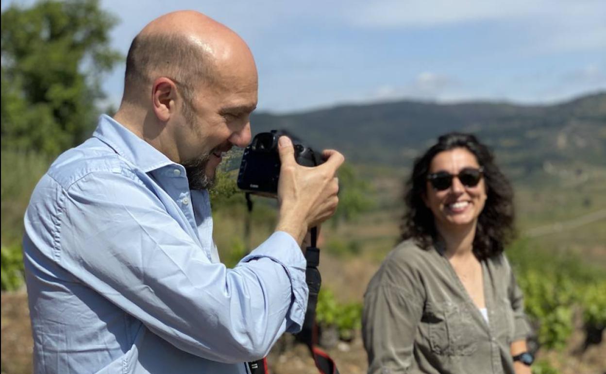 Esteban Fonseca junto a la presidenta de Bierzo Enoturismo, Olga Verde.