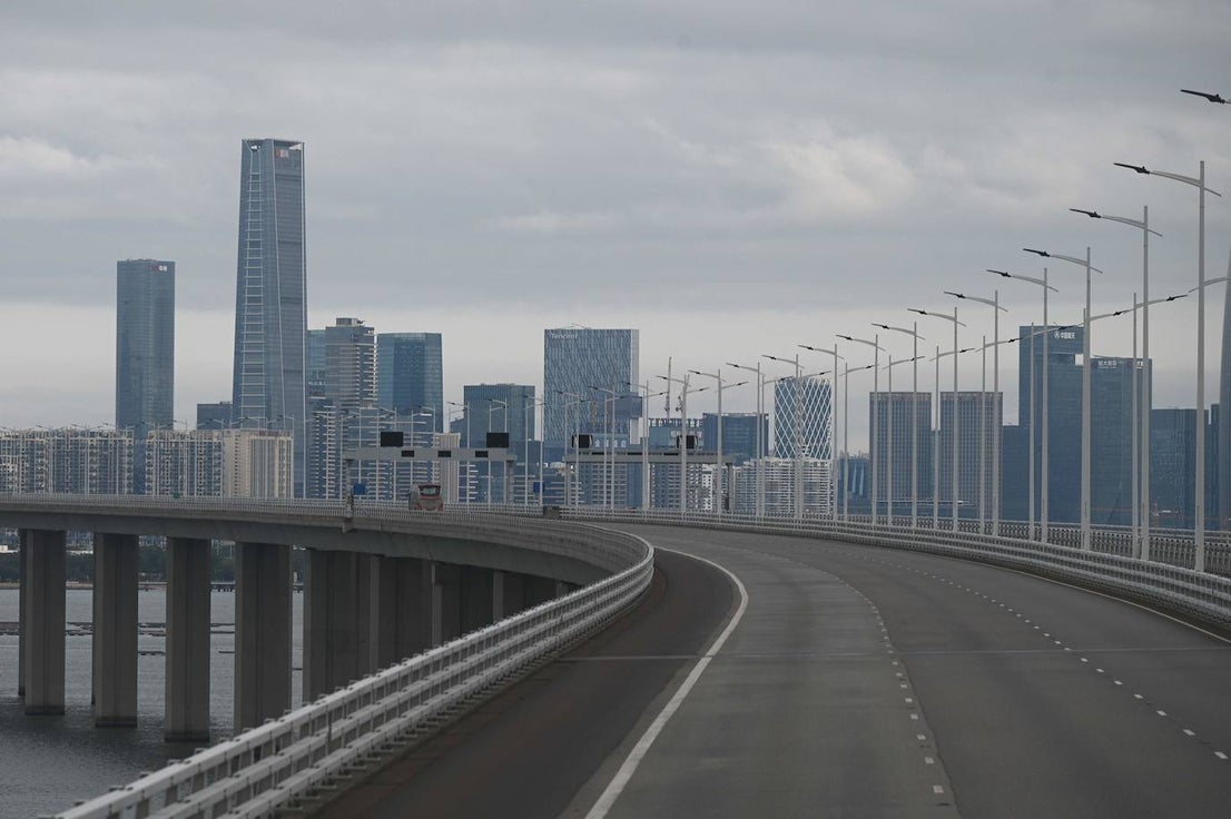 5.- Shenzhen, China: 68 multimillonarios | En el último año, Shenzhen ha ganado 24 multimillonarios. Apodada la "Silicon Valley de China", el patrimonio de la ciudad asciende los 415.3 mil millones de dólares. Su residente más adinerado es Ma Huateng, el jefe de Tencent, quien tiene una fortuna de 65,8 mil millones de dólares.