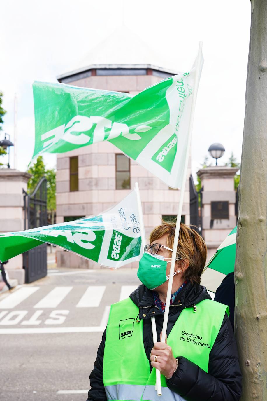 El colectivo de enfermeras reclama igualdad de condiciones laborales y salariales con respecto a las profesionales de servicios sociales y educación. 