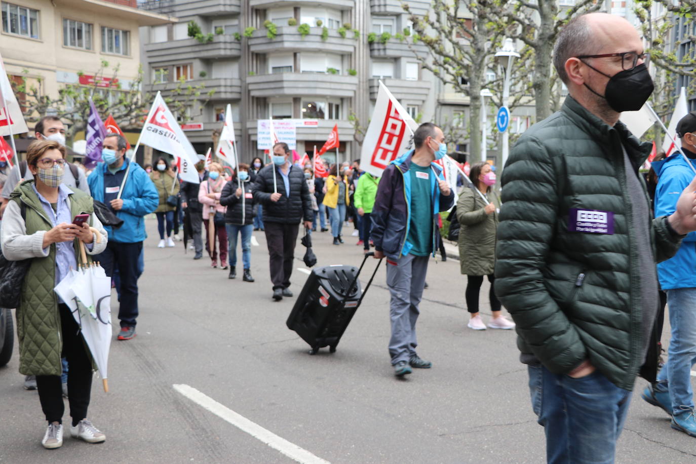 La manifestación recorre las calles ante las dudas en el futuro de Laboratorios Ovejero.