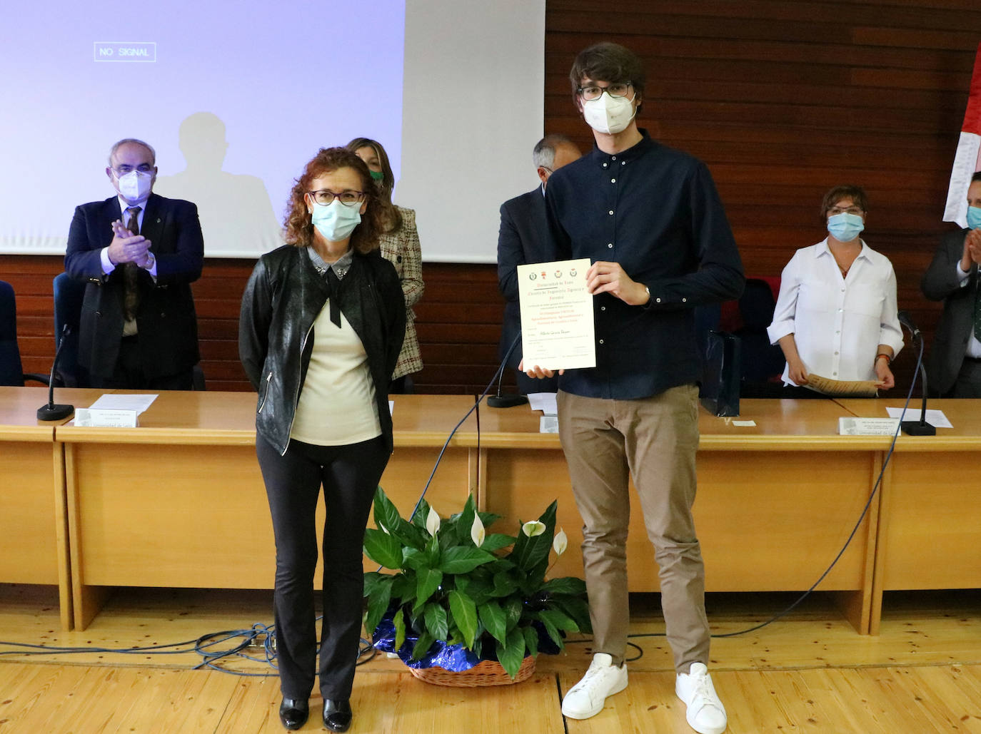 42 estudiantes recibieron la graduación de la Escuela de Ingeniería Agraria y Forestal de la ULE 