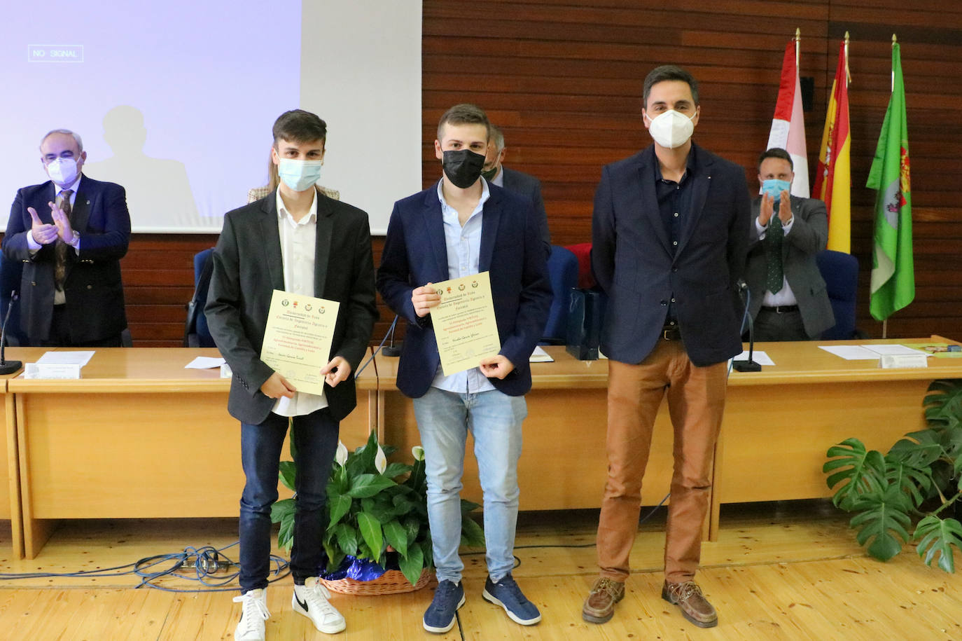 42 estudiantes recibieron la graduación de la Escuela de Ingeniería Agraria y Forestal de la ULE 