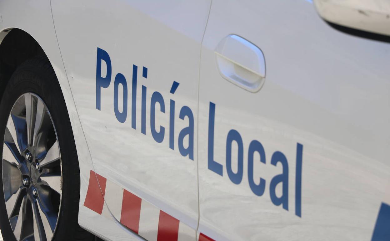 Imagen de un coche de la Policía Local de León. 