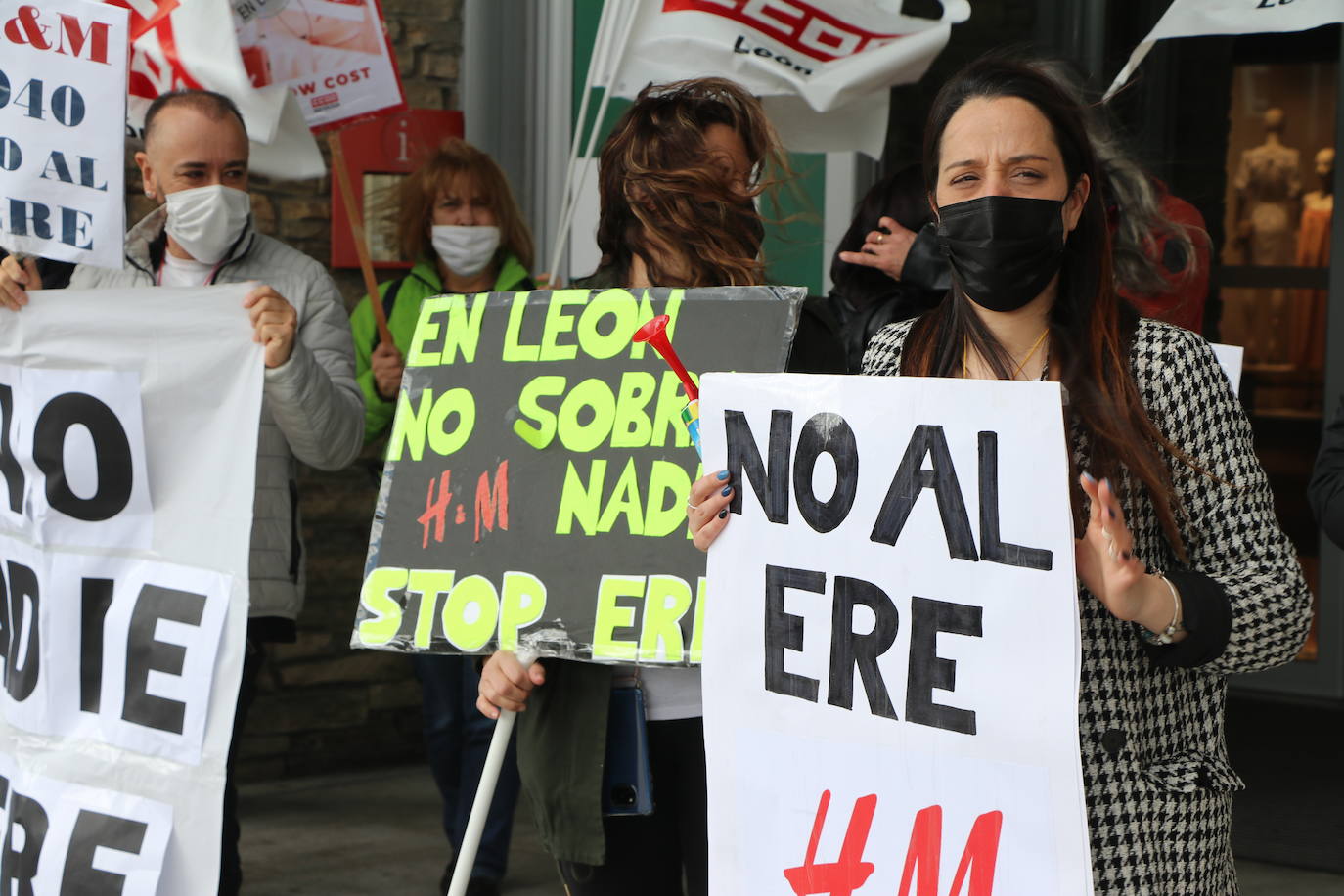 Las trabajadoras reclaman que no se precarice su empleo y se mantegan todos los puestos.