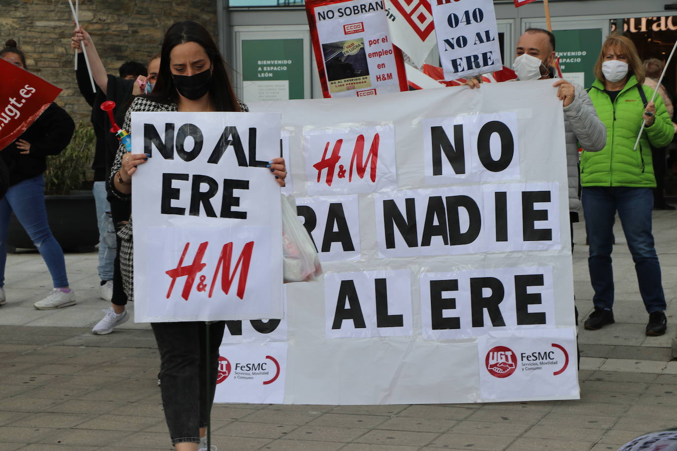 Las trabajadoras reclaman que no se precarice su empleo y se mantegan todos los puestos.