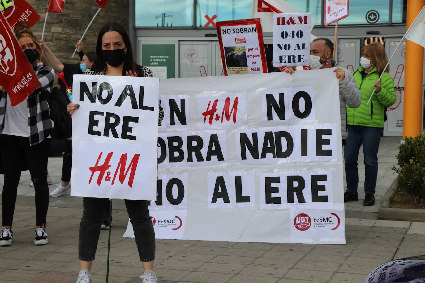 Las trabajadoras reclaman que no se precarice su empleo y se mantegan todos los puestos.