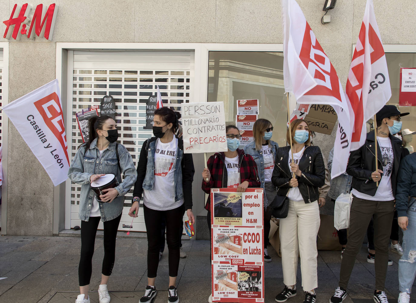 Los trabajadores salmantinos de la multinacional sueca en protesta contra 28 despidos.