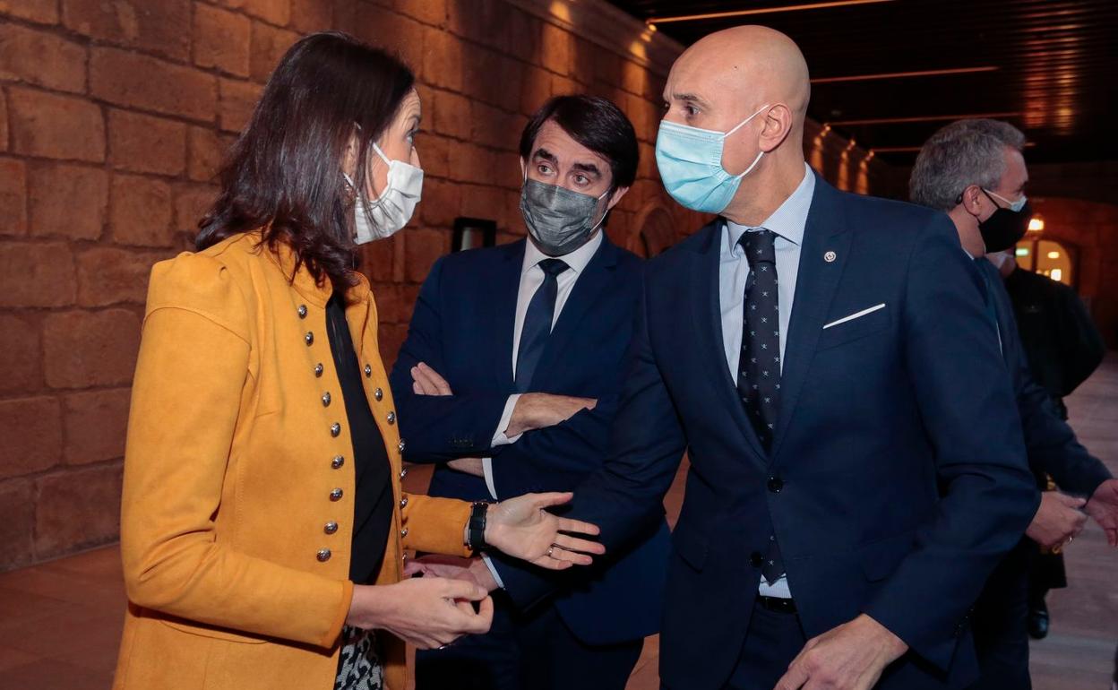 Diez acompañando a Maroto durante una visita de la ministra a León.